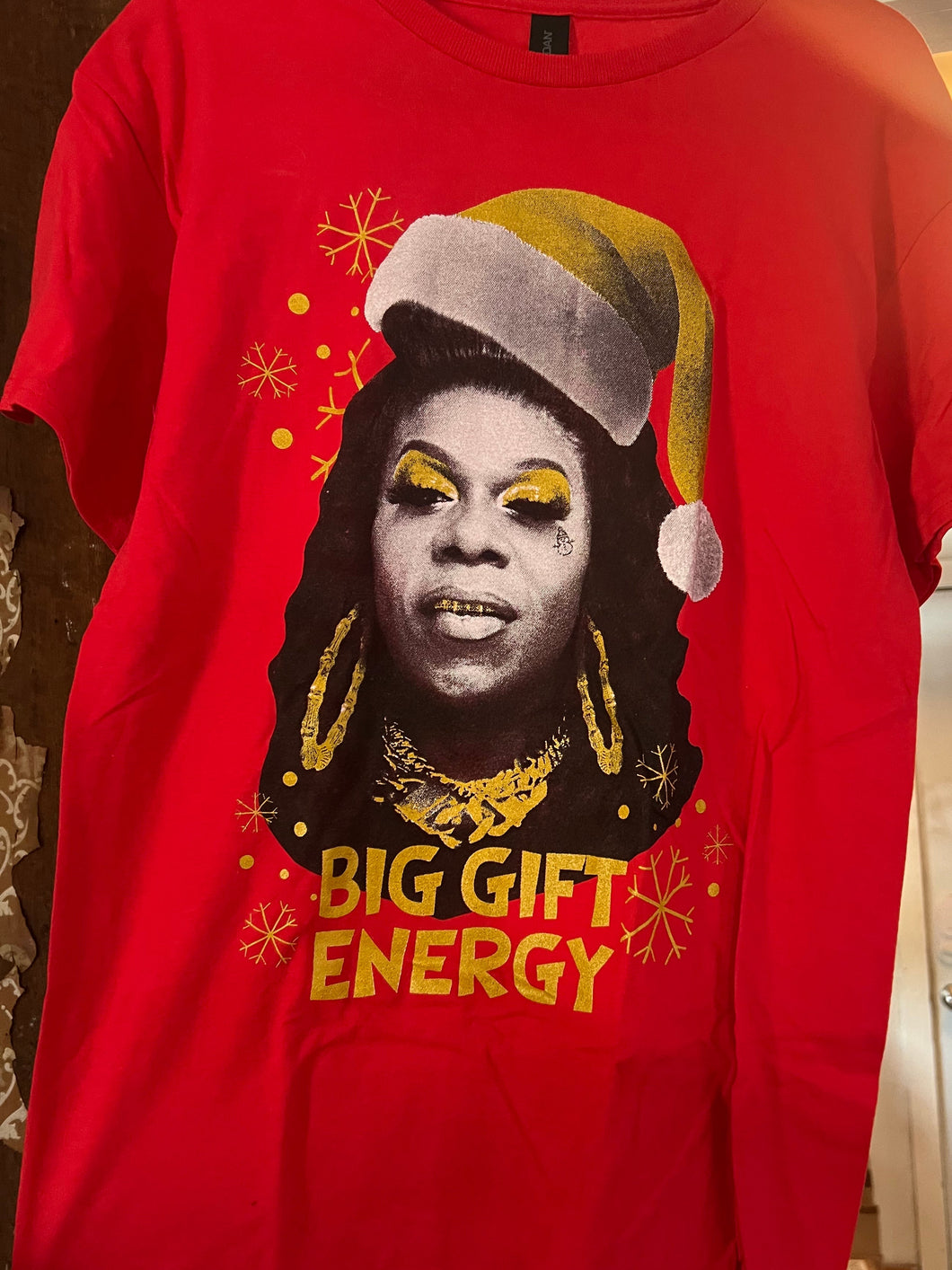 Big Gift Energy - T-Shirt